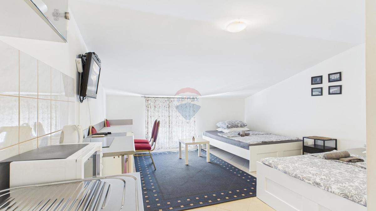 Crikvenica, centro – tre appartamenti a 200 metri dal mare