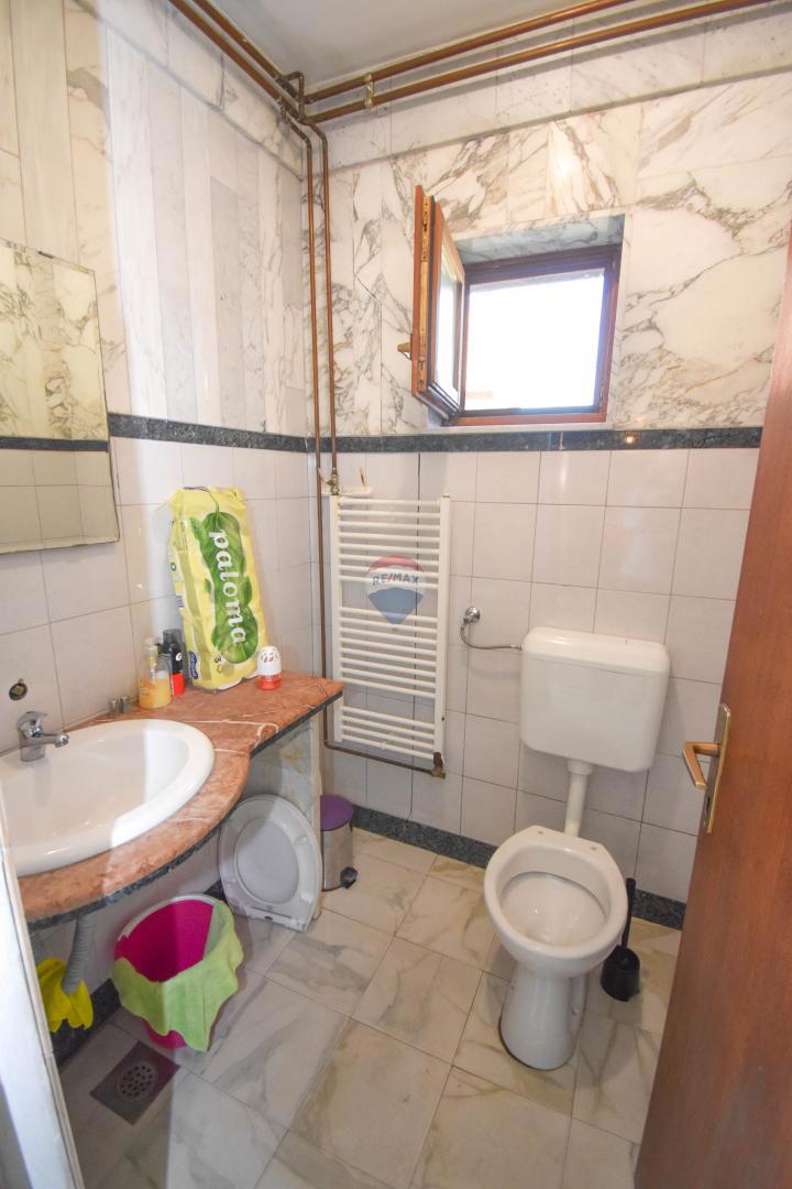 Attività commerciale Moščenica, Petrinja, 360m2