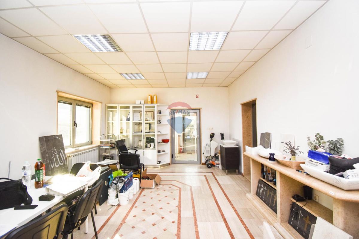 Attività commerciale Moščenica, Petrinja, 360m2