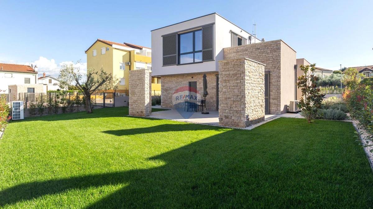 Istria, Umago – Villa di Lusso con 5 Camere da Letto