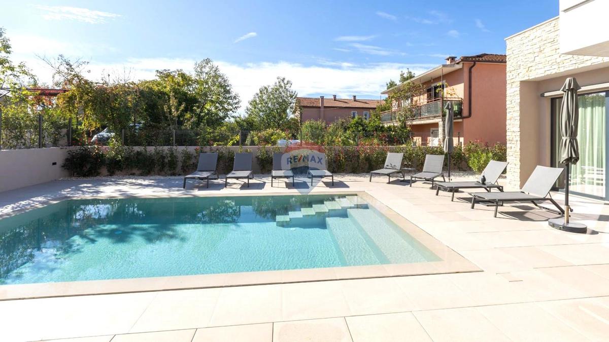 Istria, Umago – Villa di Lusso con 5 Camere da Letto