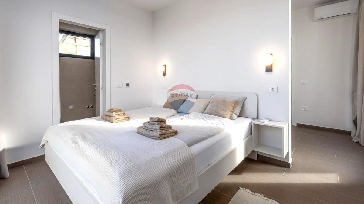 Istria, Umago – Villa di Lusso con 5 Camere da Letto
