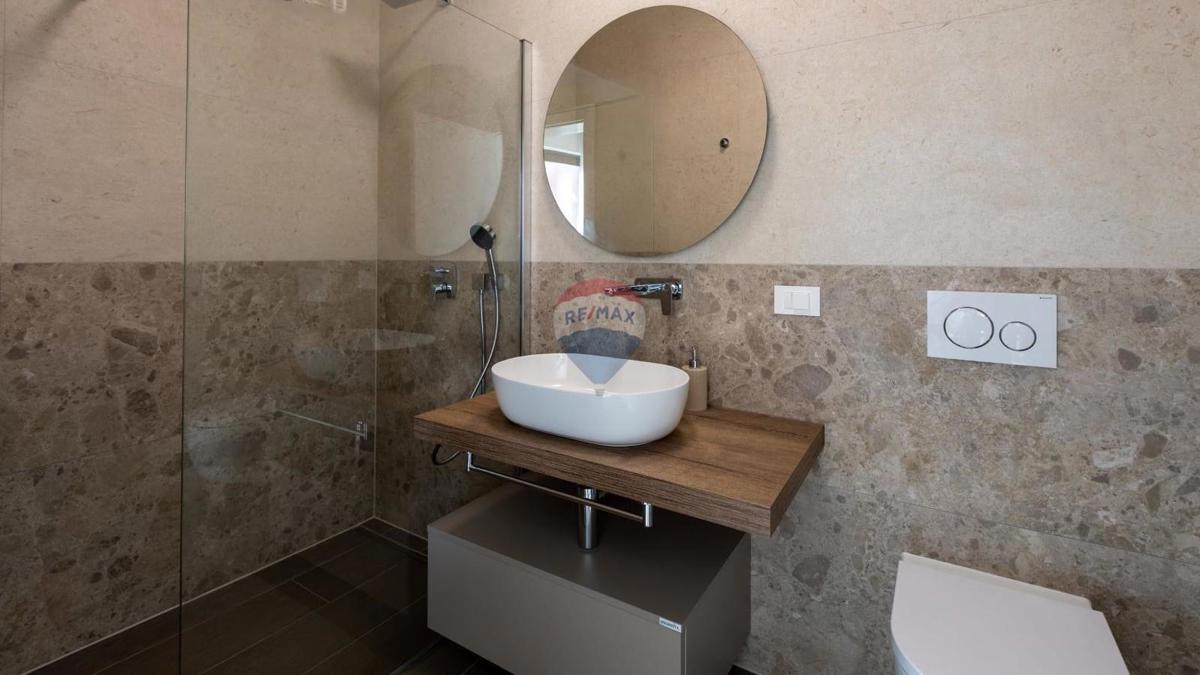 Istria, Umago – Villa di Lusso con 5 Camere da Letto