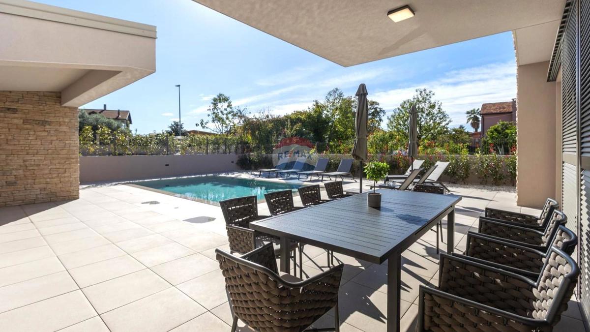 Istria, Umago – Villa di Lusso con 5 Camere da Letto