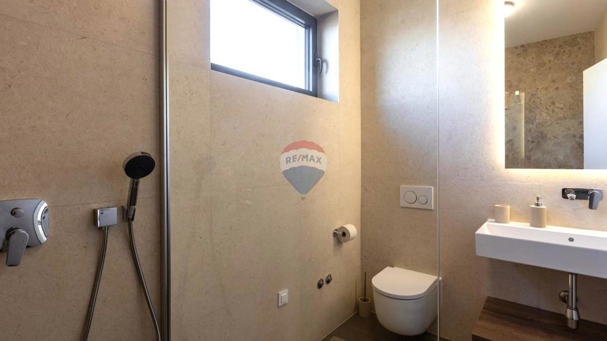 Istria, Umago – Villa di Lusso con 5 Camere da Letto