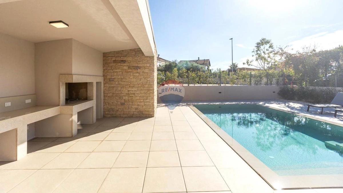 Istria, Umago – Villa di Lusso con 5 Camere da Letto