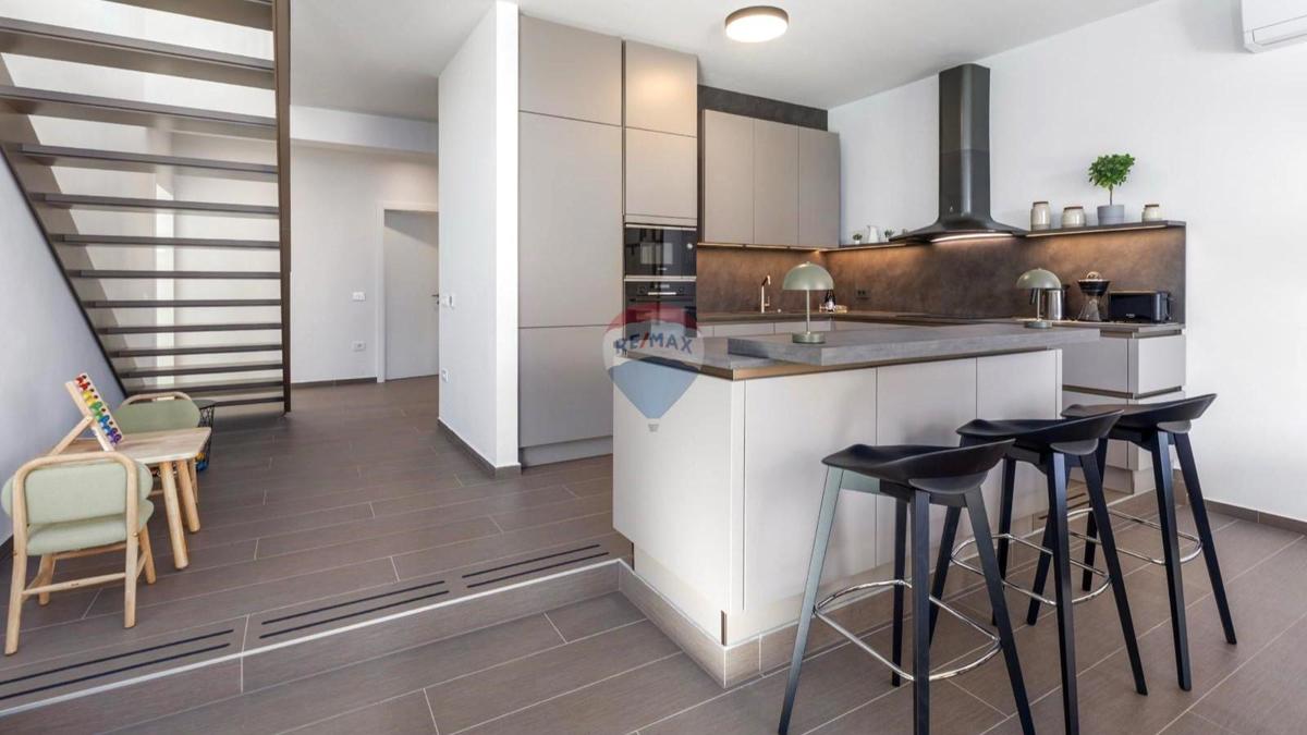 Istria, Umago – Villa di Lusso con 5 Camere da Letto