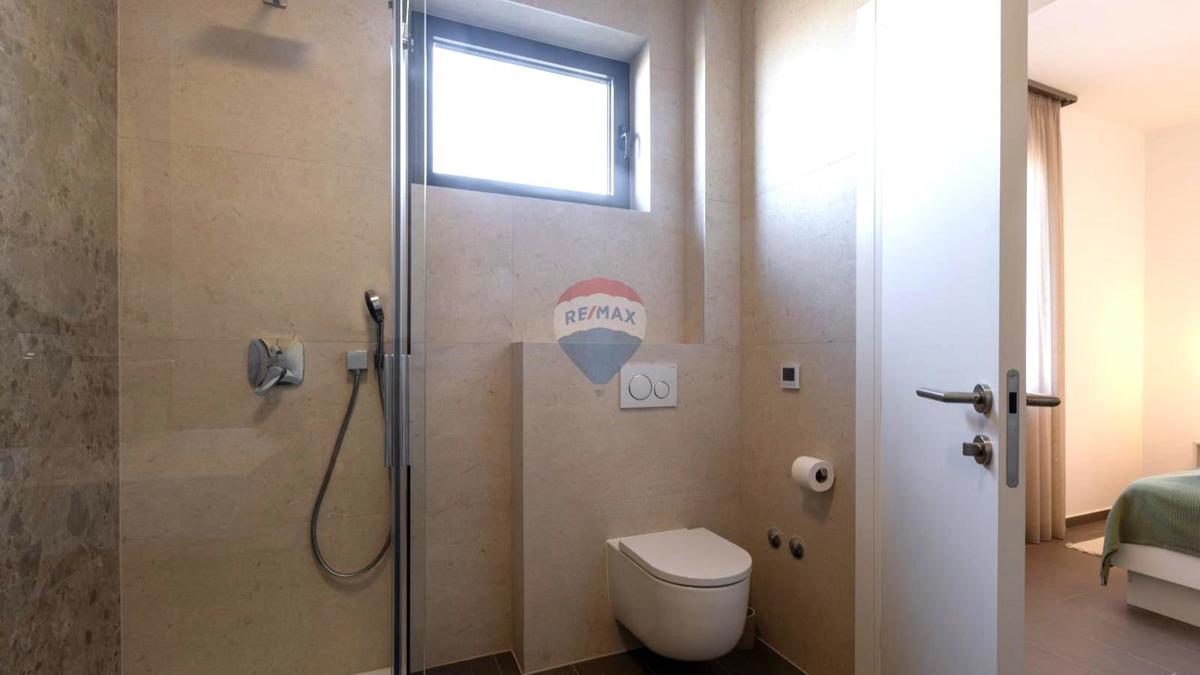 Istria, Umago – Villa di Lusso con 5 Camere da Letto