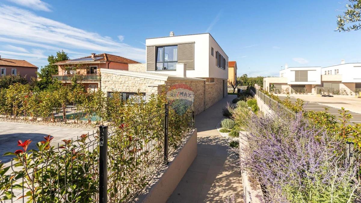 Istria, Umago – Villa di Lusso con 5 Camere da Letto