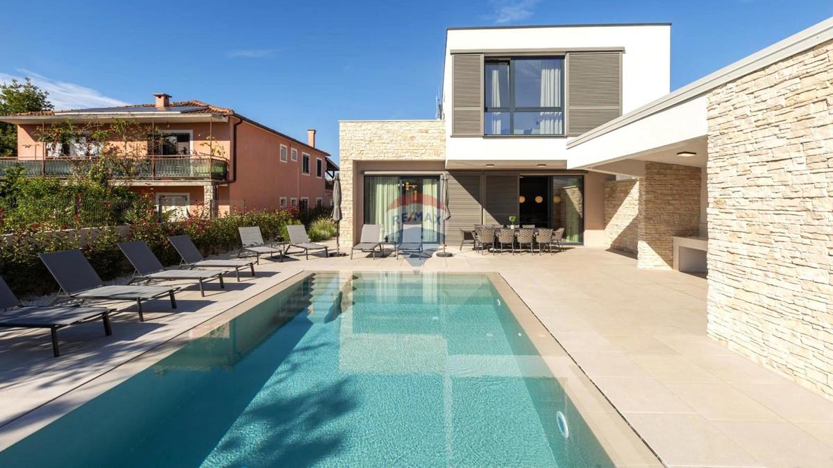 Istria, Umago – Villa di Lusso con 5 Camere da Letto