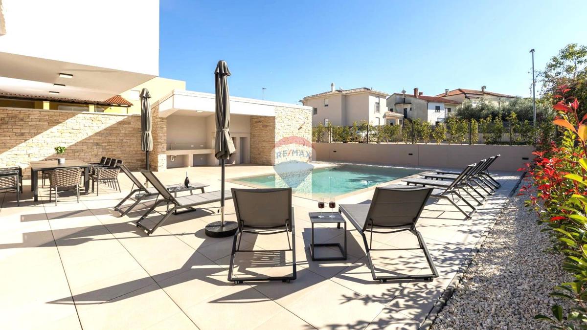 Istria, Umago – Villa di Lusso con 5 Camere da Letto