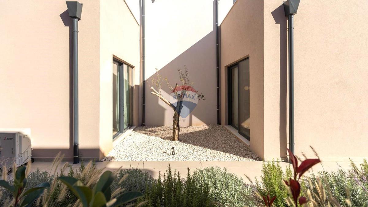 Istria, Umago – Villa di Lusso con 5 Camere da Letto