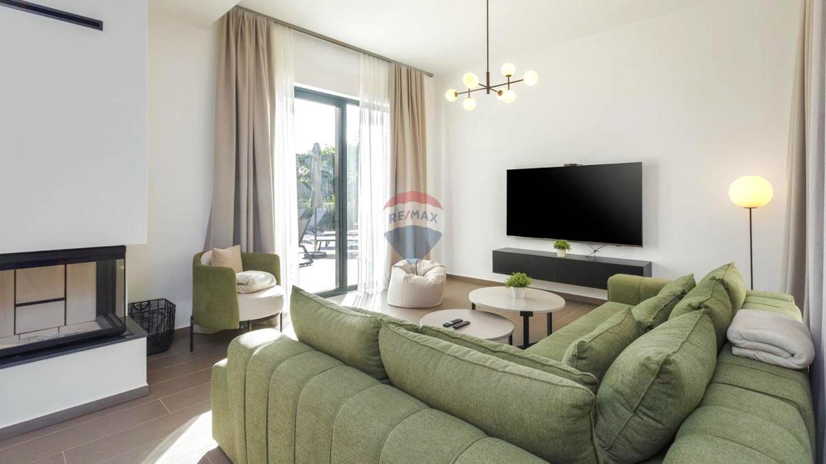 Istria, Umago – Villa di Lusso con 5 Camere da Letto