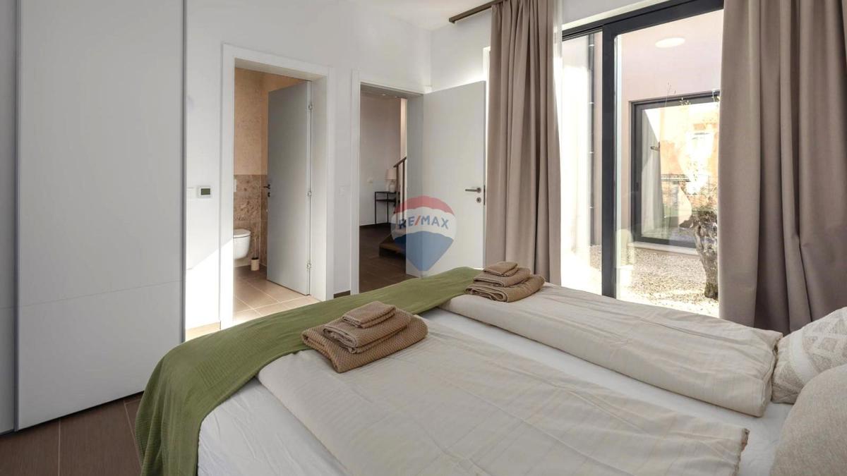 Istria, Umago – Villa di Lusso con 5 Camere da Letto