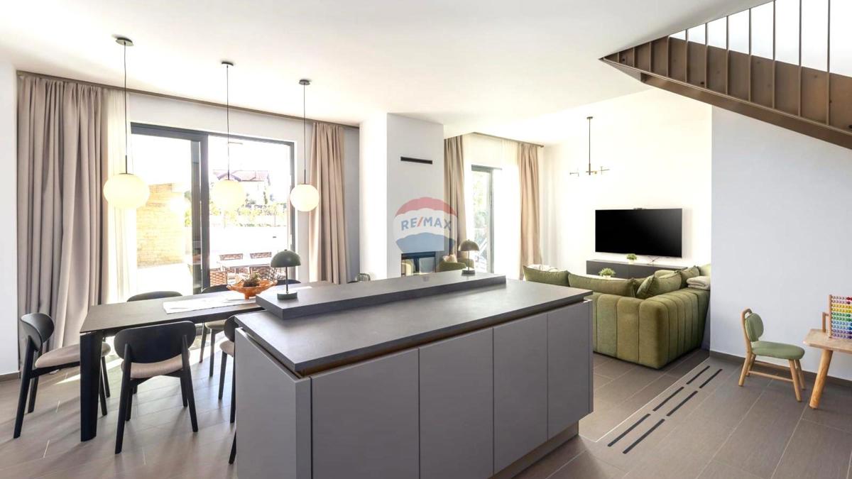 Istria, Umago – Villa di Lusso con 5 Camere da Letto