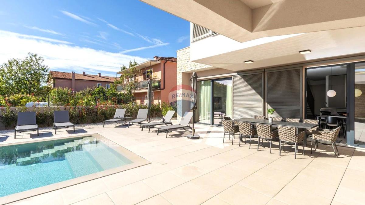 Istria, Umago – Villa di Lusso con 5 Camere da Letto