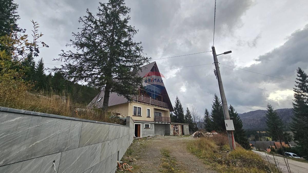 Casa Ravna Gora, 350m2