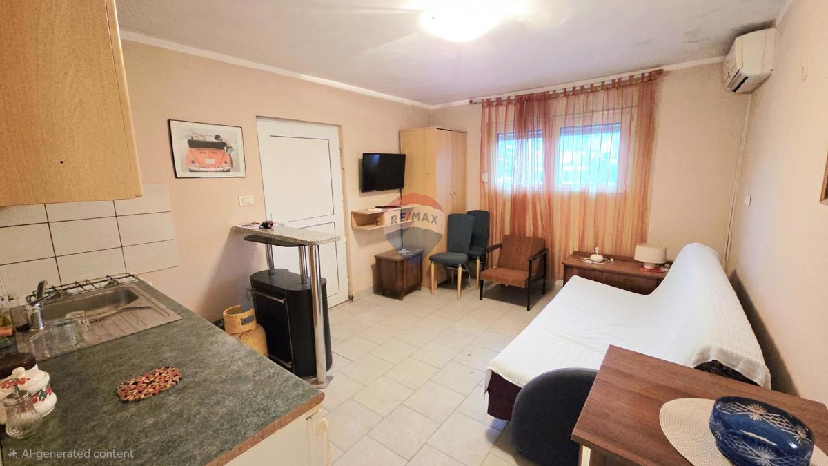 Medulin, Premantura | Casa 52m2, terrazza, tre posti auto e garage