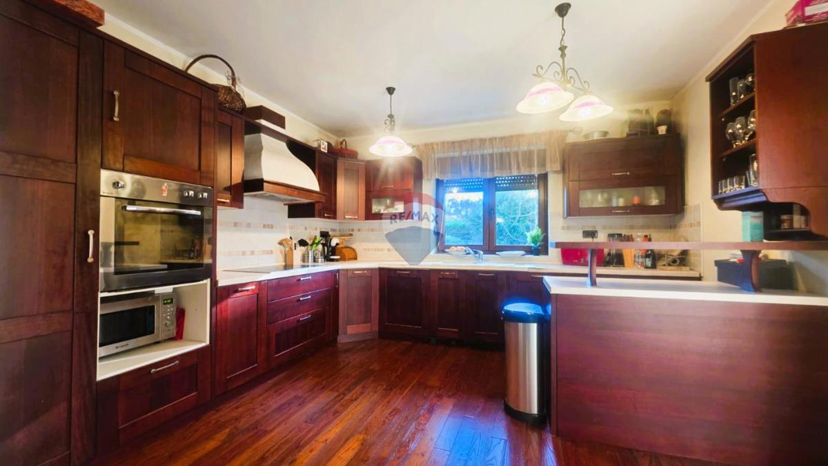 Punta, Umago – Villa di Lusso, Seconda Fila dal Mare