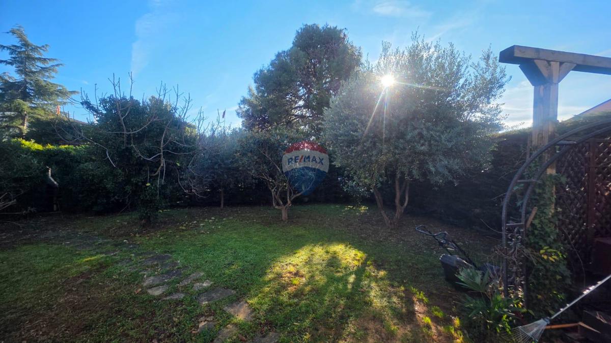 Punta, Umago – Villa di Lusso, Seconda Fila dal Mare