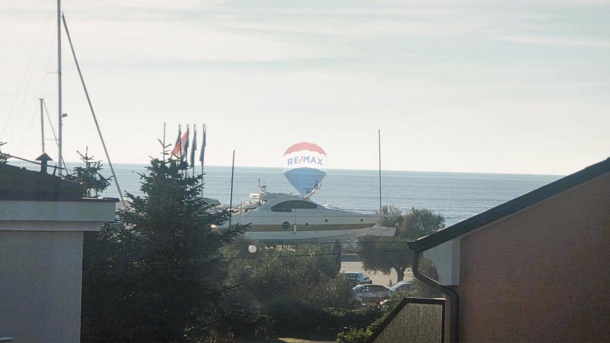 Punta, Umago – Villa di Lusso, Seconda Fila dal Mare