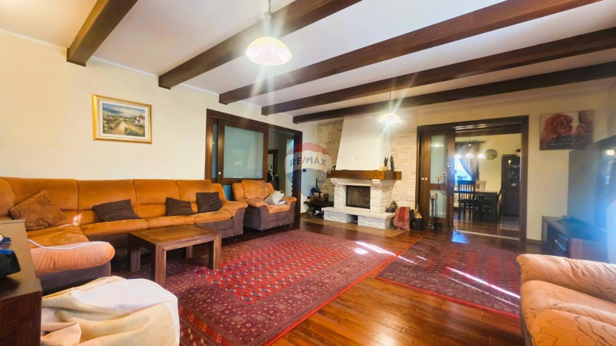 Punta, Umago – Villa di Lusso, Seconda Fila dal Mare