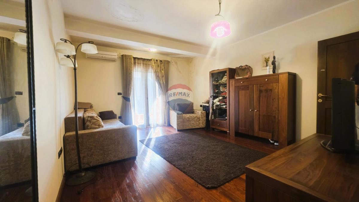 Punta, Umago – Villa di Lusso, Seconda Fila dal Mare