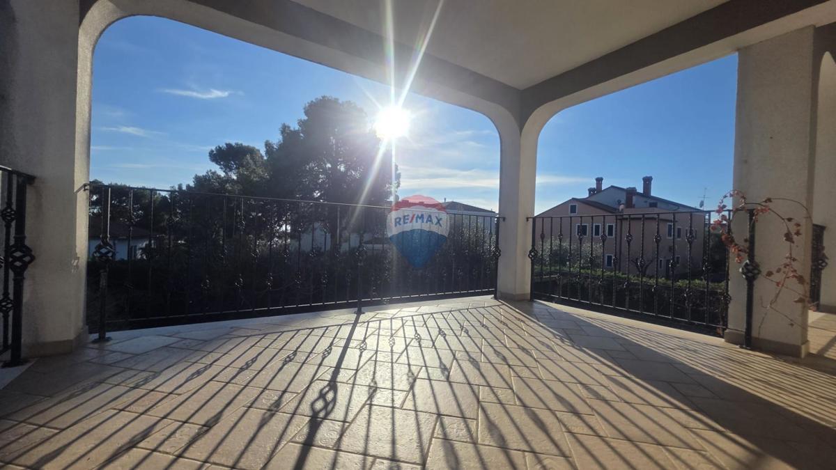 Punta, Umago – Villa di Lusso, Seconda Fila dal Mare