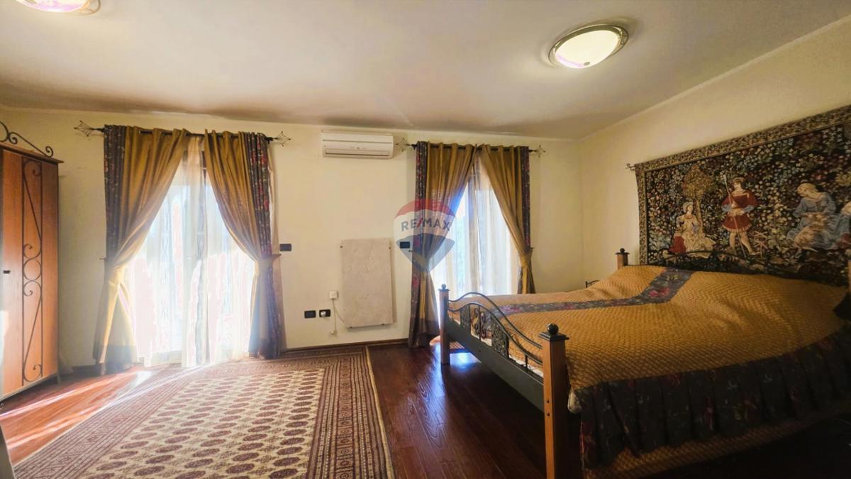 Punta, Umago – Villa di Lusso, Seconda Fila dal Mare