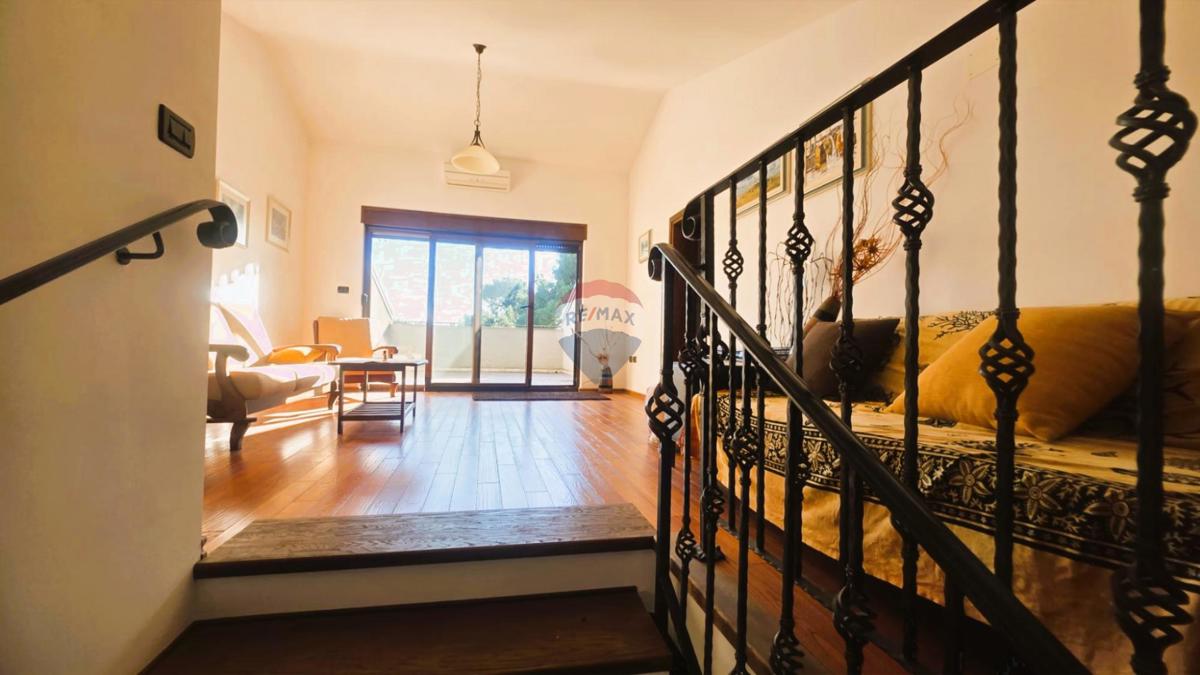 Punta, Umago – Villa di Lusso, Seconda Fila dal Mare