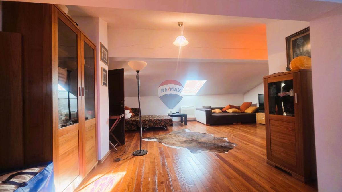 Punta, Umago – Villa di Lusso, Seconda Fila dal Mare