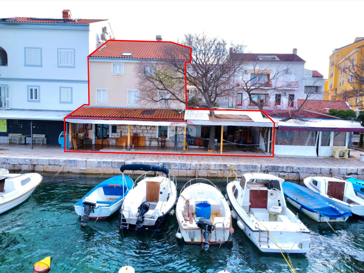 Crikvenica, Selce – casa con spazio commerciale, prima fila sul mare