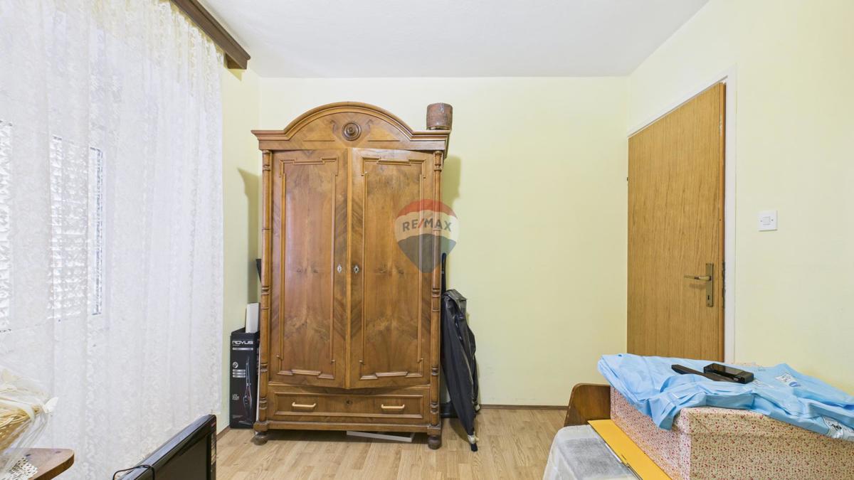 Crikvenica, Selce – casa con spazio commerciale, prima fila sul mare