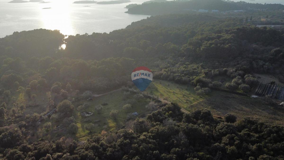 Terreno non edificabile Rovinj, 1.865m2