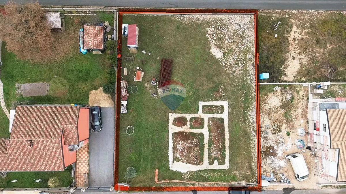 Terreno edificabile Momjan, Buje, 976m2