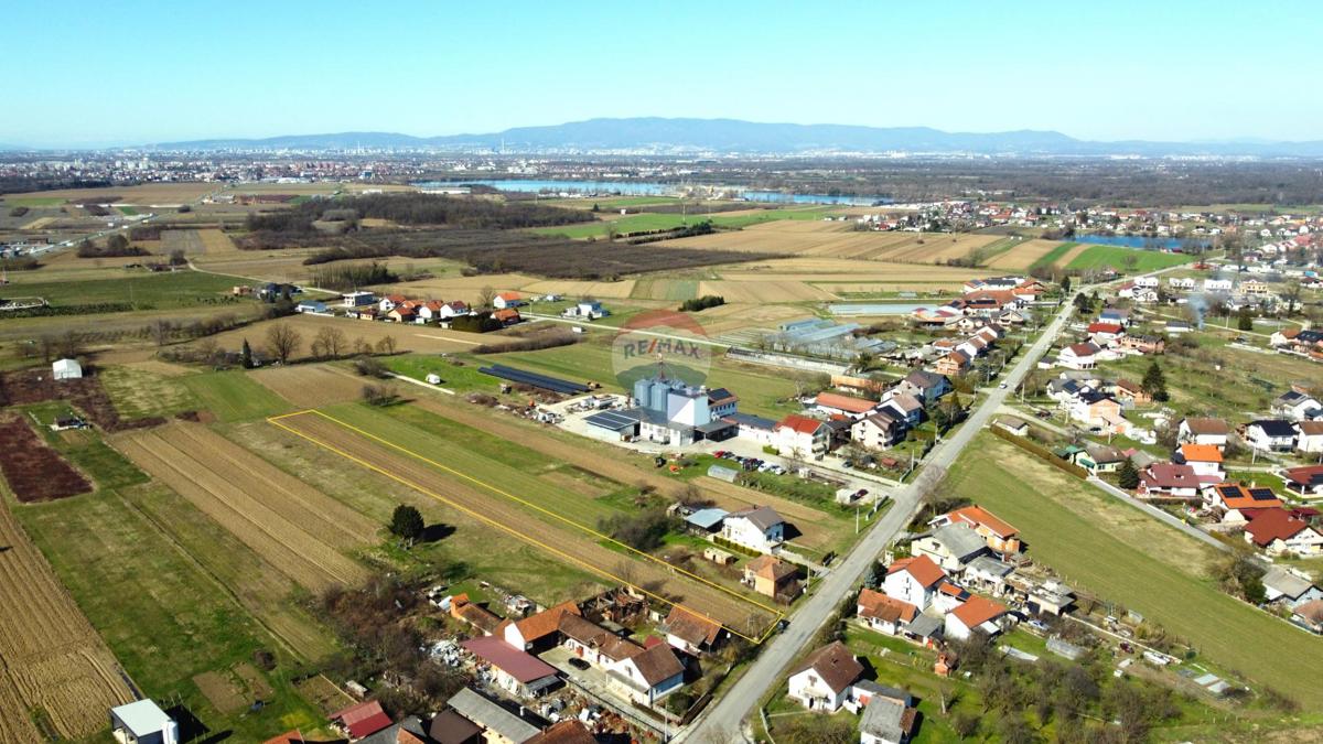 Terreno edificabile Staro Čiće, Velika Gorica - Okolica, 2.942m2