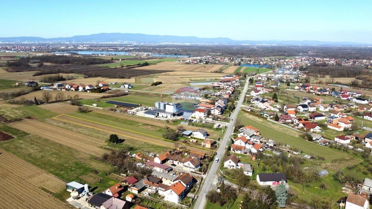 Terreno edificabile Staro Čiće, Velika Gorica - Okolica, 2.942m2