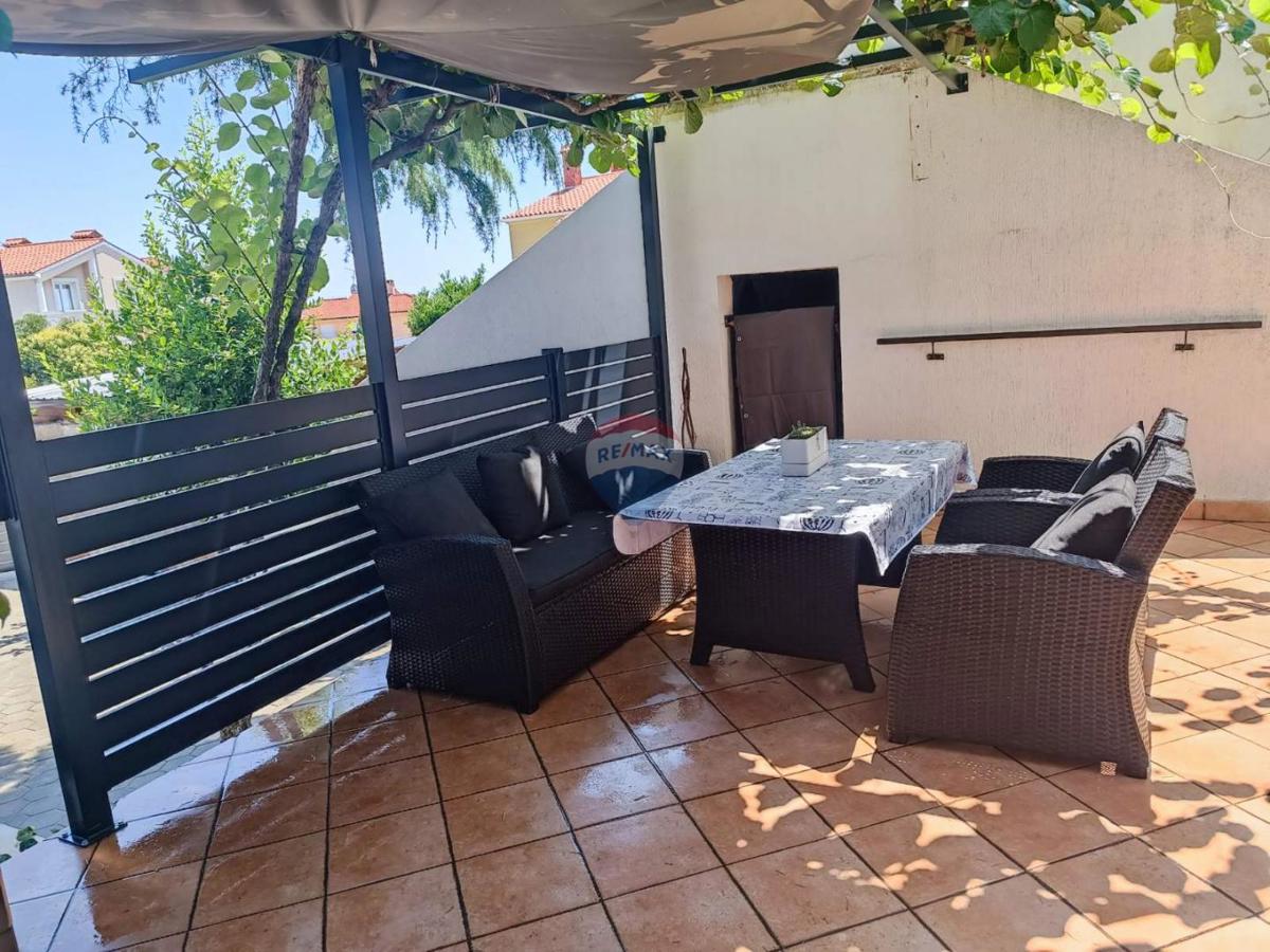 Istria, Pola- 3 unità, giardino, 3 posti auto, ristrutturato,124,07 m2