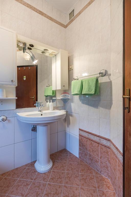 Istria, Pola- 3 unità, giardino, 3 posti auto, ristrutturato,124,07 m2