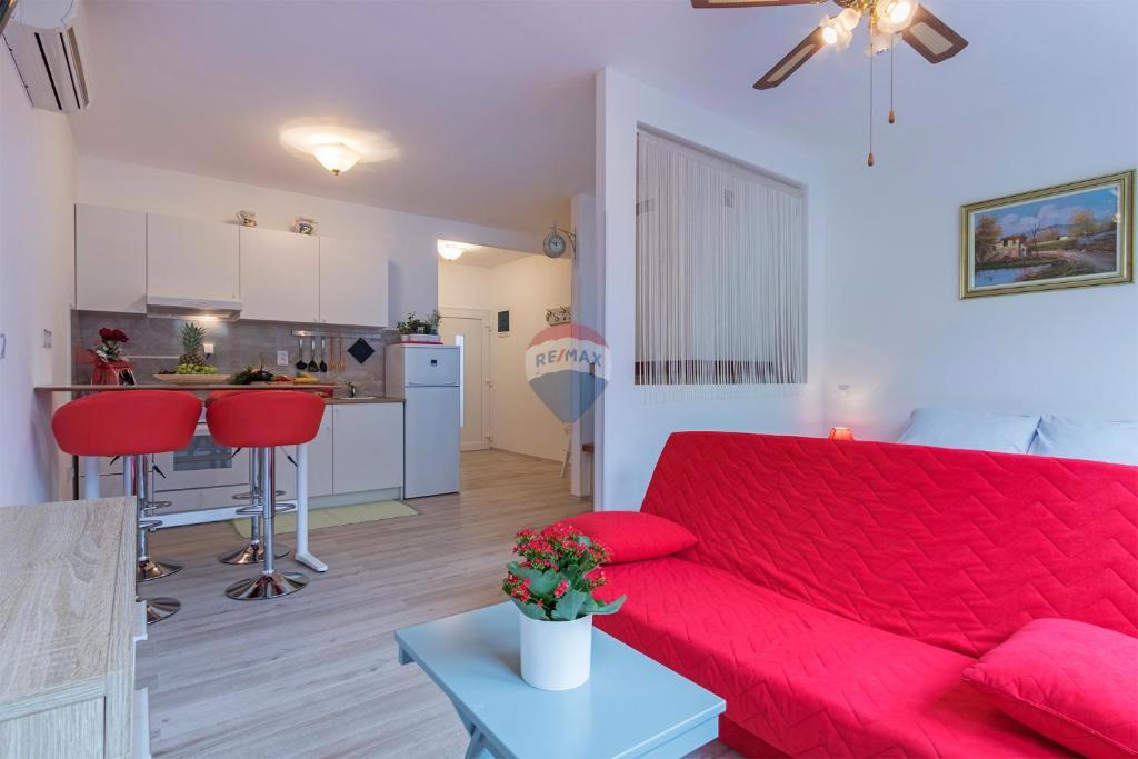 Istria, Pola- 3 unità, giardino, 3 posti auto, ristrutturato,124,07 m2