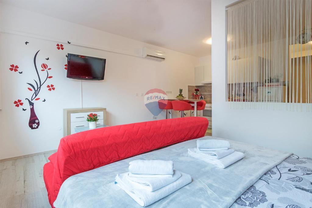 Istria, Pola- 3 unità, giardino, 3 posti auto, ristrutturato,124,07 m2