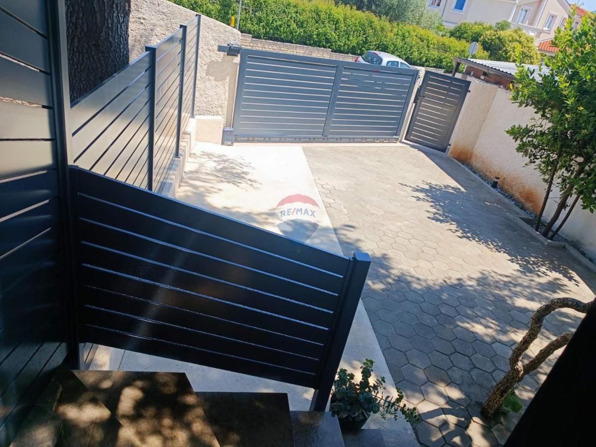 Istria, Pola- 3 unità, giardino, 3 posti auto, ristrutturato,124,07 m2