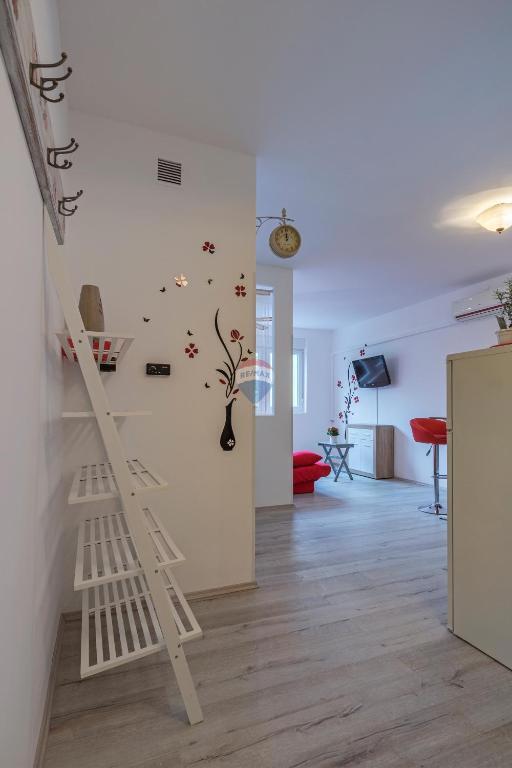 Istria, Pola- 3 unità, giardino, 3 posti auto, ristrutturato,124,07 m2