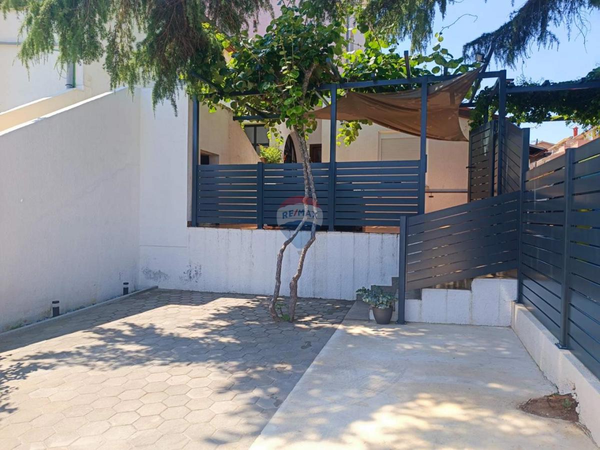 Istria, Pola- 3 unità, giardino, 3 posti auto, ristrutturato,124,07 m2