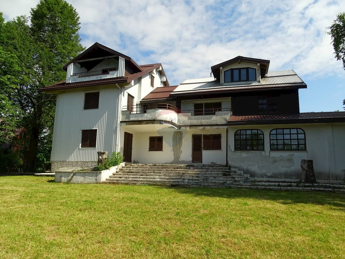 Villa Singola/Casa Vacanza Fužine, 520m2