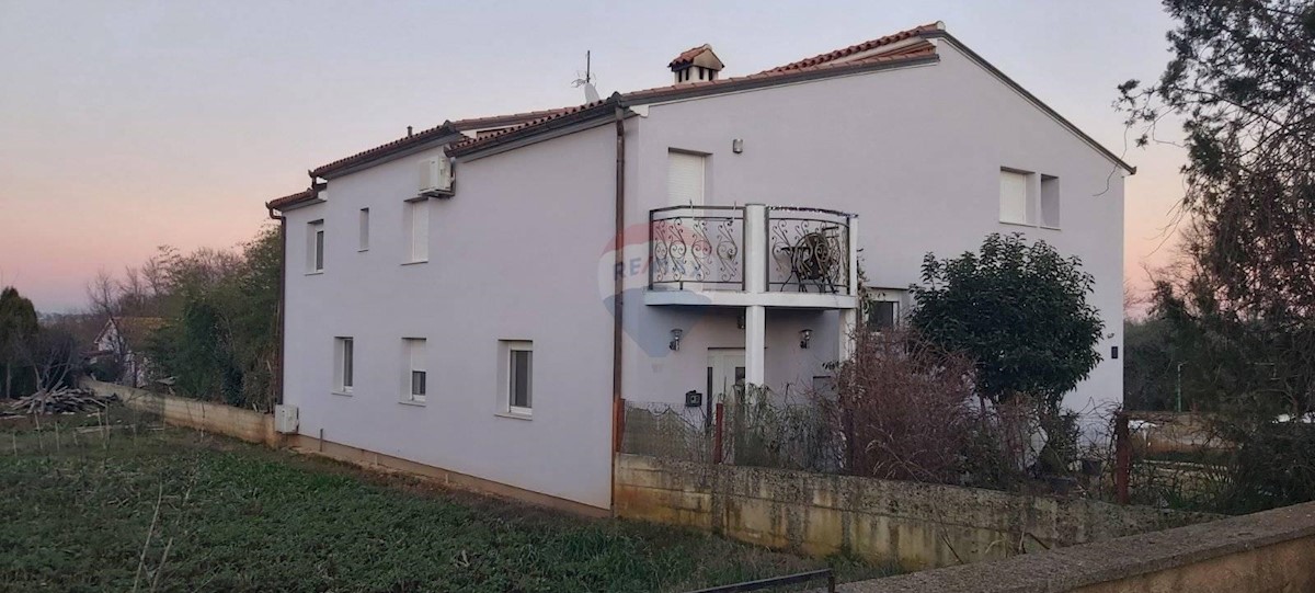 Villa Singola/Casa Vacanza Valdebek, Pula, 360m2