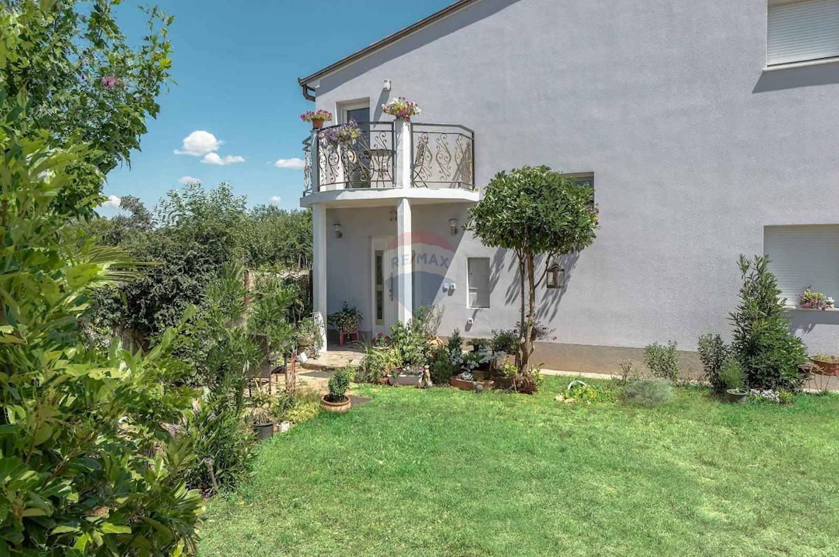 Villa Singola/Casa Vacanza Valdebek, Pula, 360m2