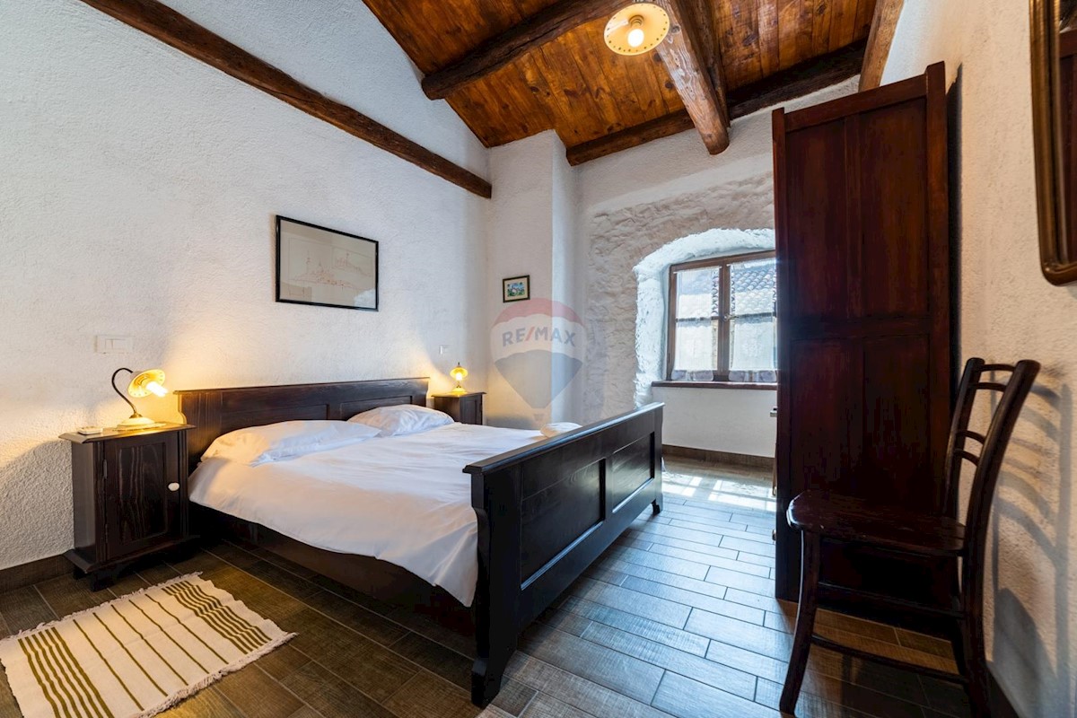 Villa Singola/Casa Vacanza Gračišće, 520m2