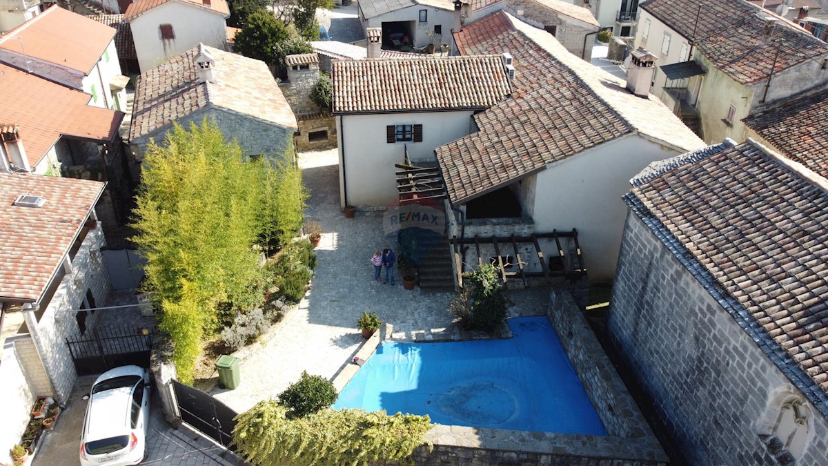 Villa Singola/Casa Vacanza Gračišće, 520m2