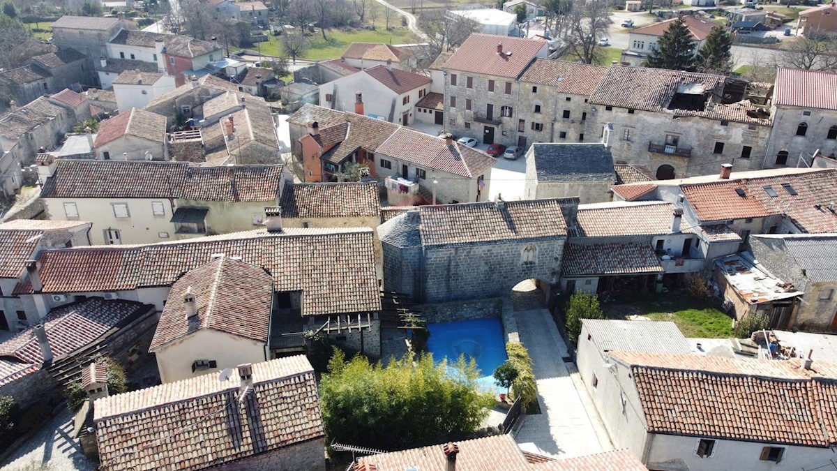 Villa Singola/Casa Vacanza Gračišće, 520m2